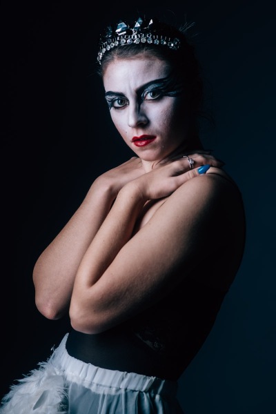 Lara-Black-Swan-11