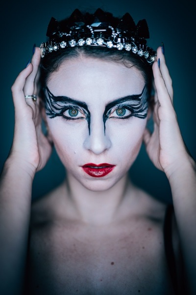 Lara-Black-Swan-15