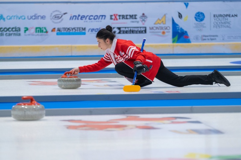 eyof-curling-claut-1