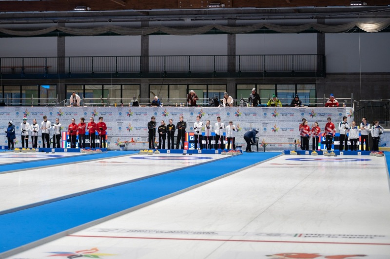 eyof-curling-claut-2