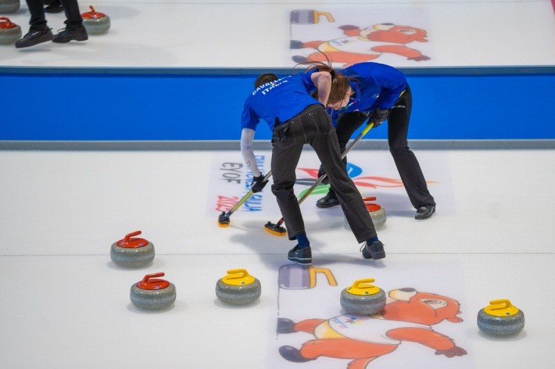 eyof-curling-claut-22