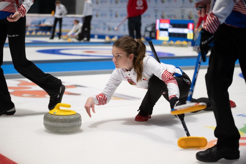 eyof-curling-claut-37