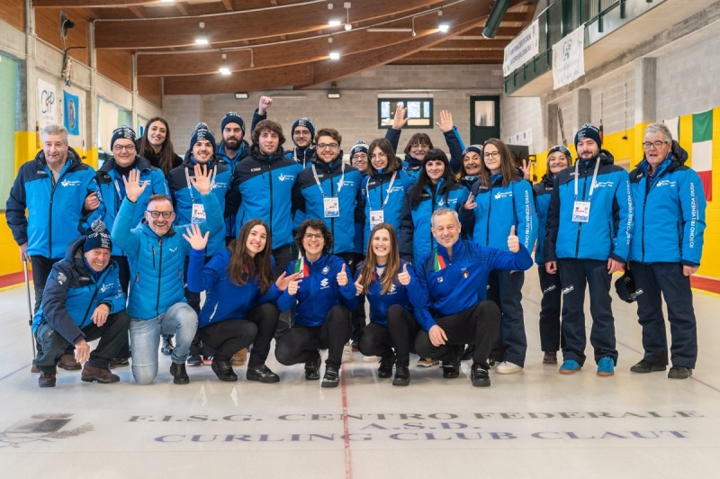 eyof-curling-claut-49