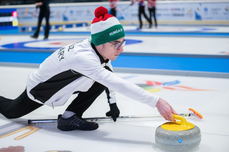 eyof-curling-claut-6