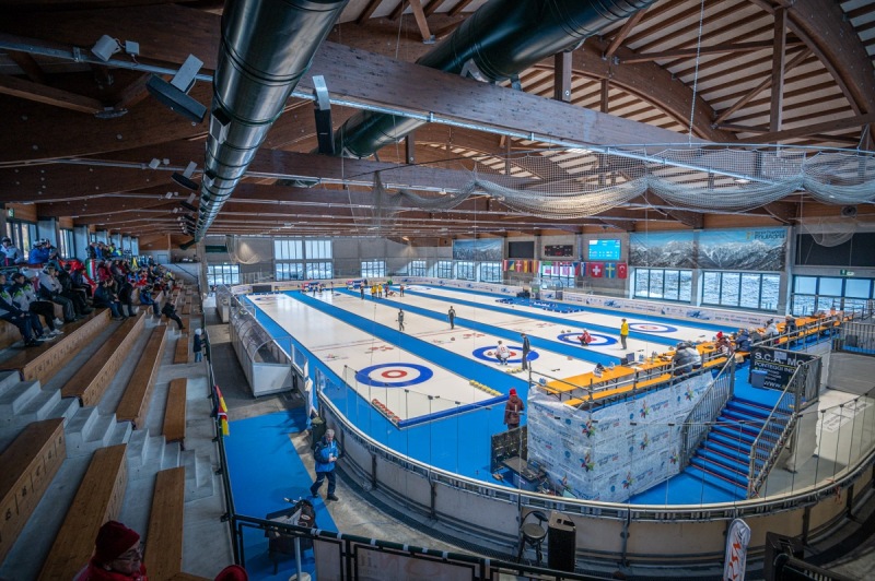 eyof-curling-claut-66