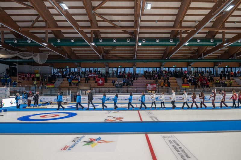 eyof-curling-claut-71