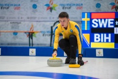 eyof-curling-claut-43